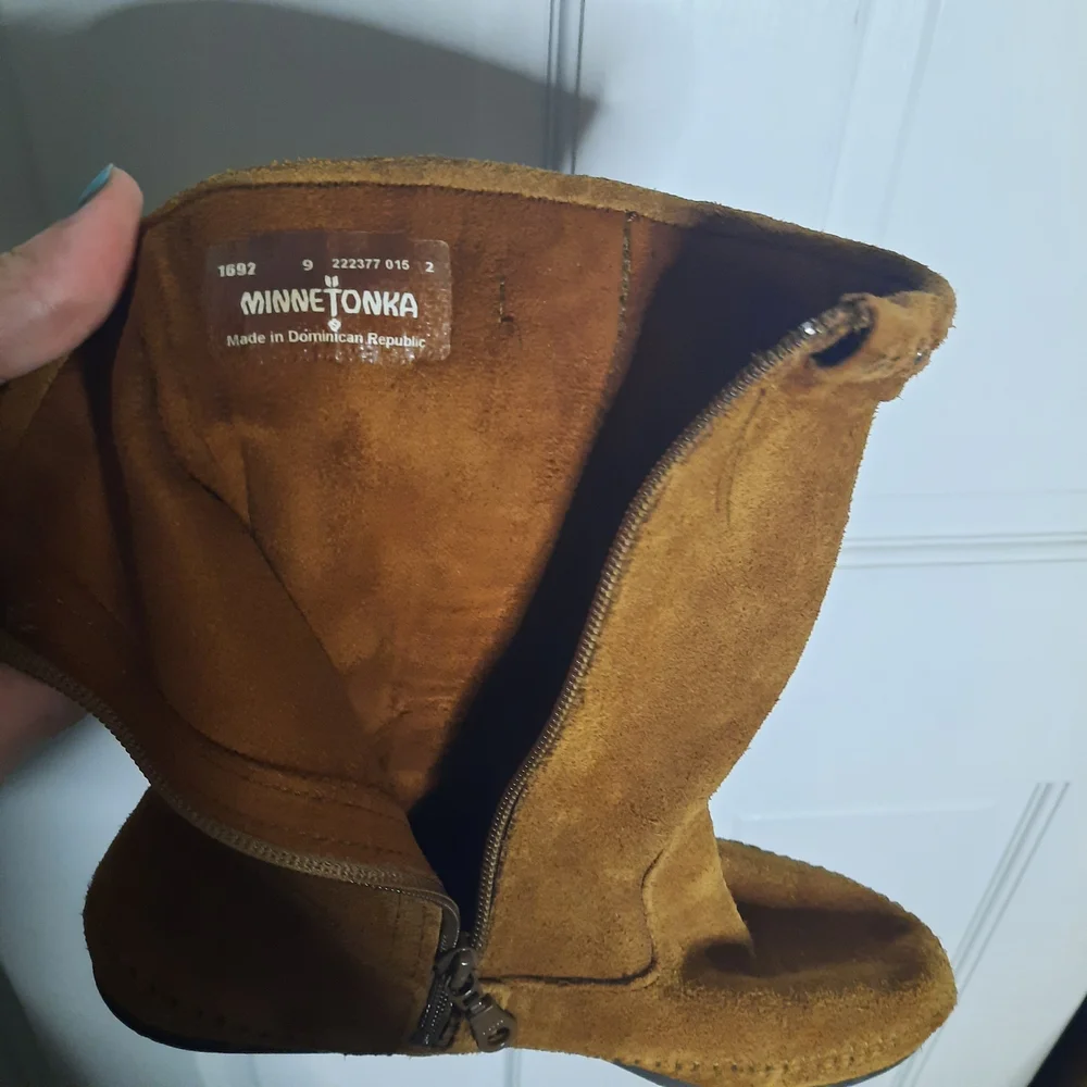 Minnetonka Fringe Moccasin Boots - Brown - Picture 4 of 4